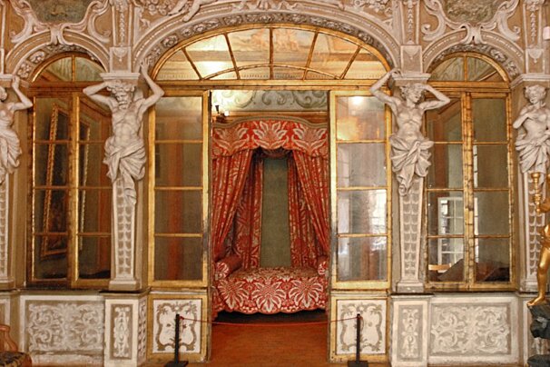 Palais Lascaris