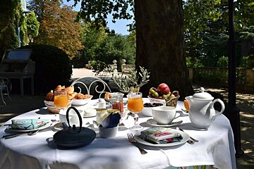 Chateau de Varenne, Avignon terrace