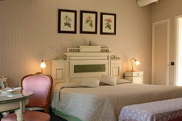 Il Sole double bedroom