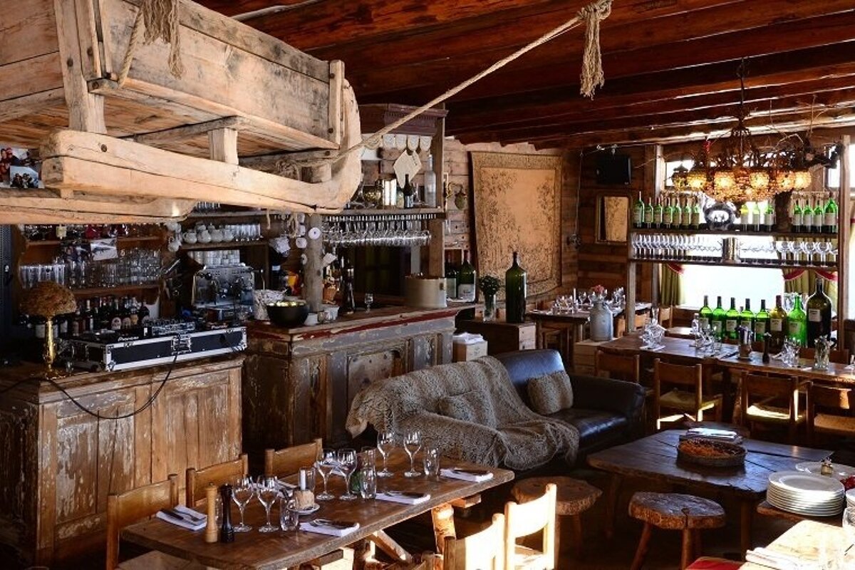 La Soucoupe Restaurant, Courchevel interior