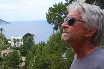 Douglas' property for sale