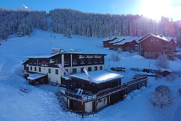 Mont Blanc Bar & Restaurant, Peisey Vallandry exterior