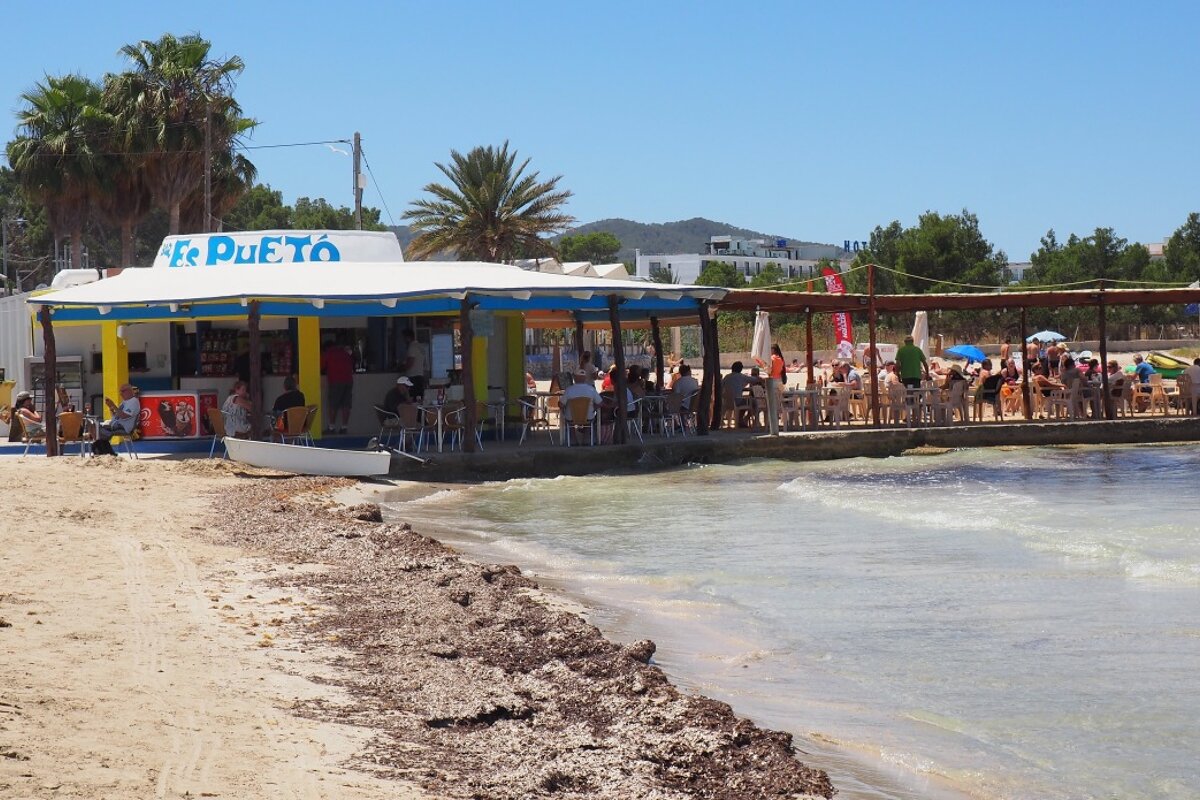 Cheap and cheerful restaurant, Es Pueto