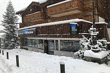 Skimium - Francis Blanc Sports Ski Hire, Courchevel Moriond 1650 exterior