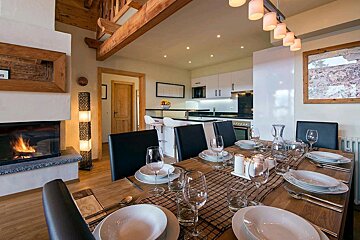 Mondzeu Chalet, Verbier dining room