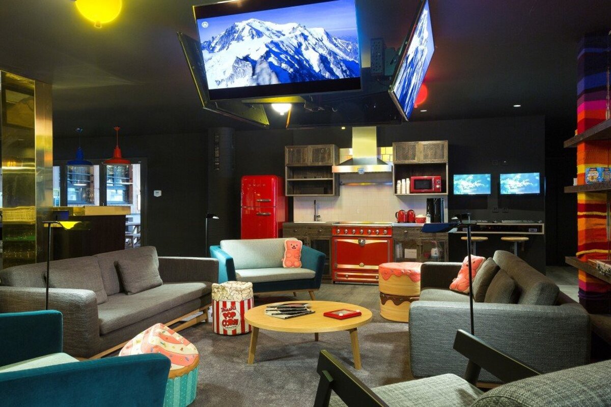 Rocky Pop Hotel, Les Houches lounge room