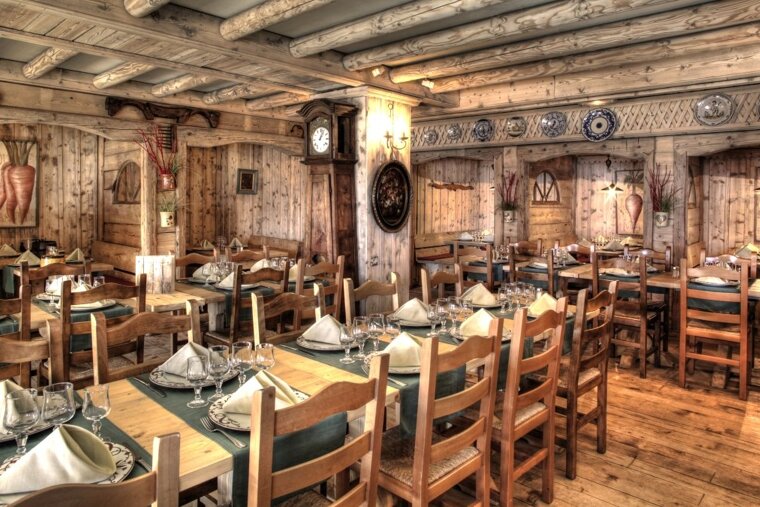 La Chaumiere Restaurant, Tignes interior