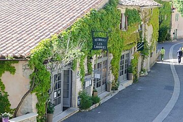Les Lavandes Restaurant, Monieux exterior