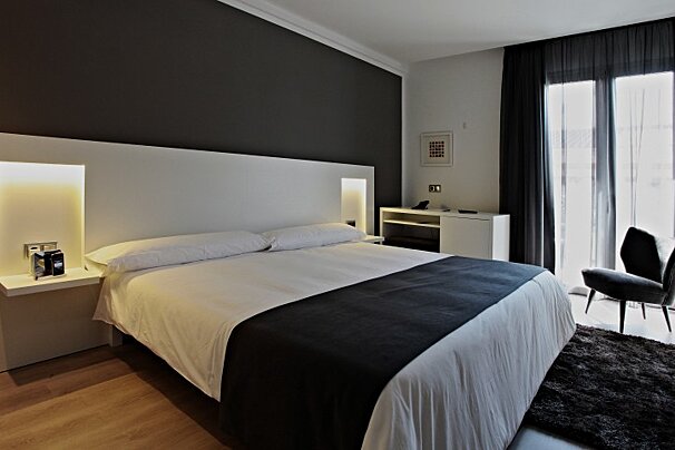 Mar Calma Hotel, Puerto Pollensa (Pollenca) double bedroom