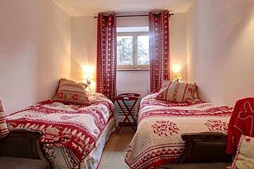 Pierre Avoi Apartment, Verbier - Centre twin room