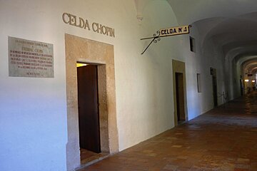 A Visit to La Cartuja de Valldemossa