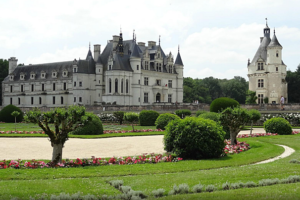 The Chateau & gardens in Loire