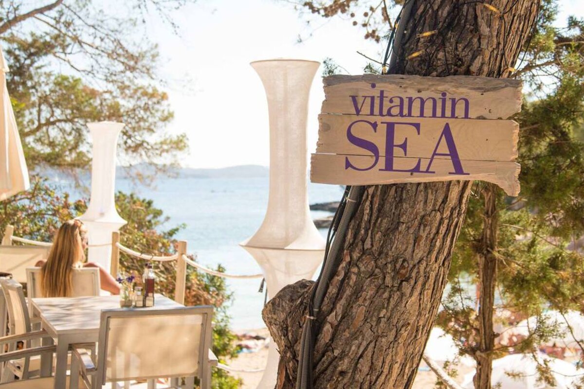 El Chiringuito, Cala Gracioneta, West Ibiza restaurant terrasse