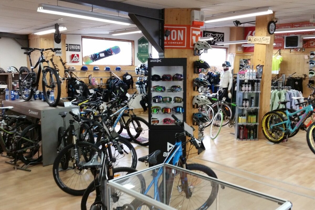 Legend'CHX Sports Shop, Chamonix Main Town shop interior