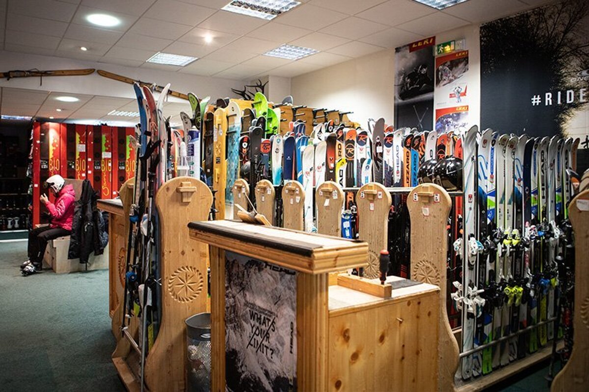 Schuss Sport ski hire shop