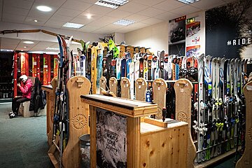 Schuss Sport ski hire shop