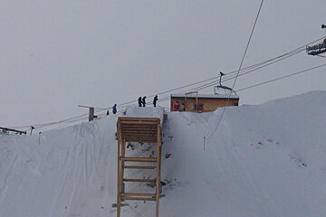 the size of the ski jump from a distance