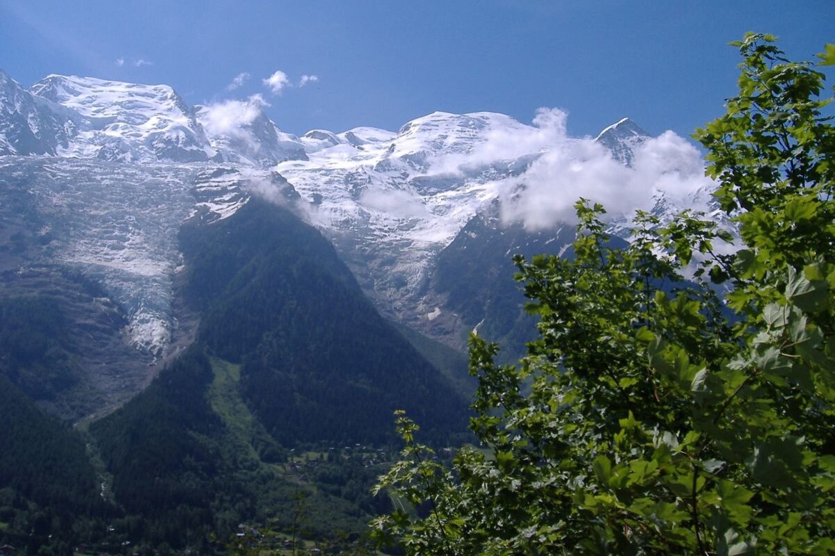 Chamonix hiking trail from Gaillands to Parc Merlet