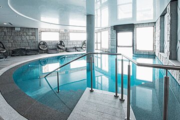 Altapura Hotel, Val Thorens indoor swimming pool