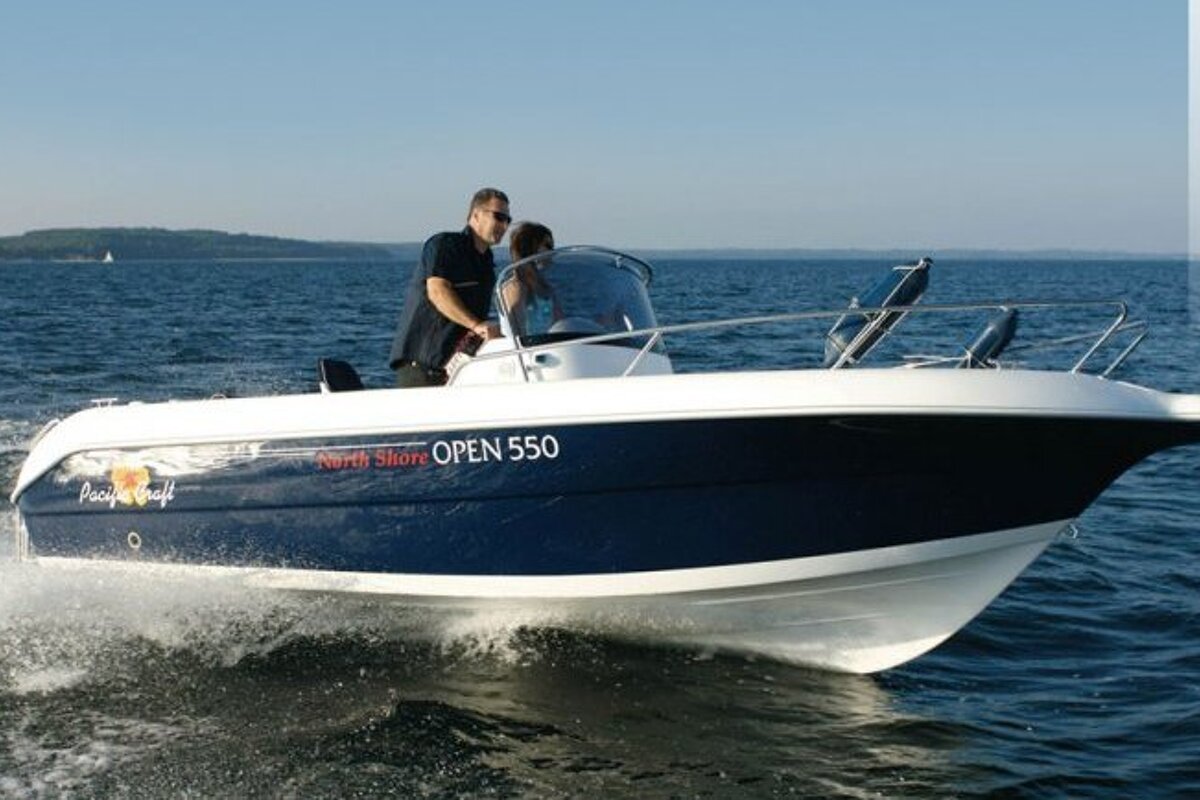 Antibes Bateaux Services bow