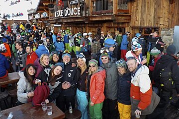 a group of people at apres ski