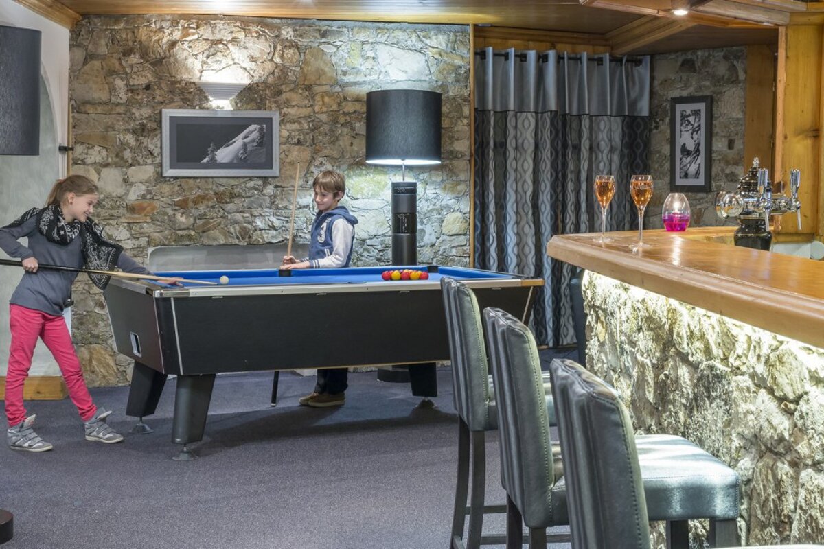 L'Eterlou Hotel, Meribel bar