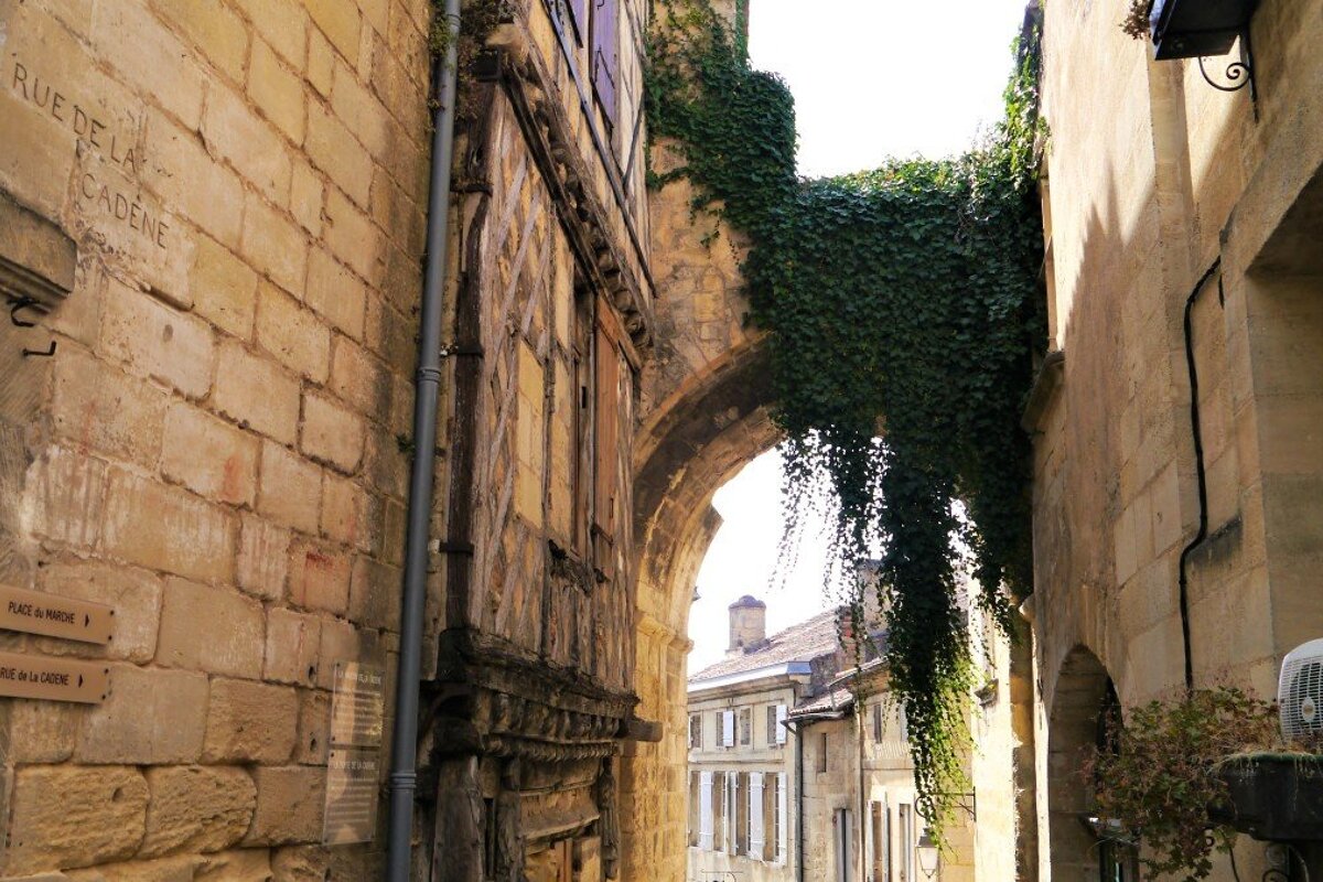 a gate in the heart of saint emilion