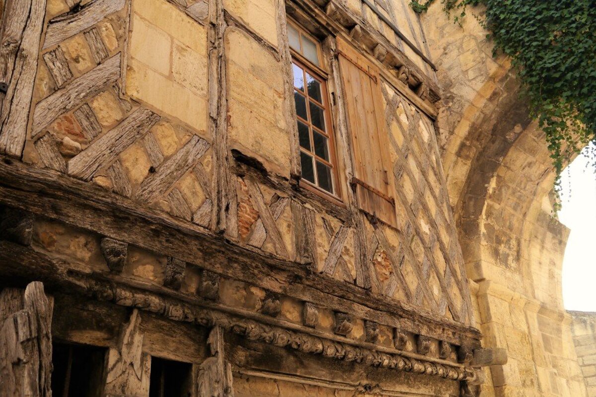 the exterior of a house in saint emilion