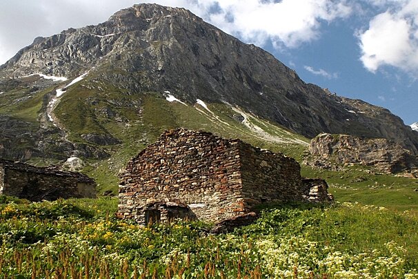 Old ruins at Le Manchet