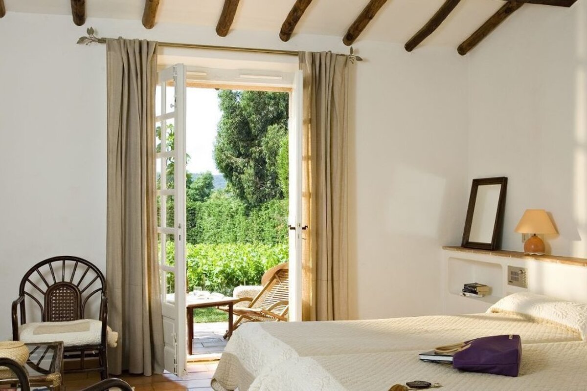 Saint Vincent Hotel, Pampelonne twin bedroom