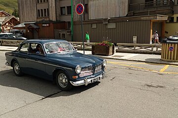 classic cars in 2 alpes Vintage Car Show