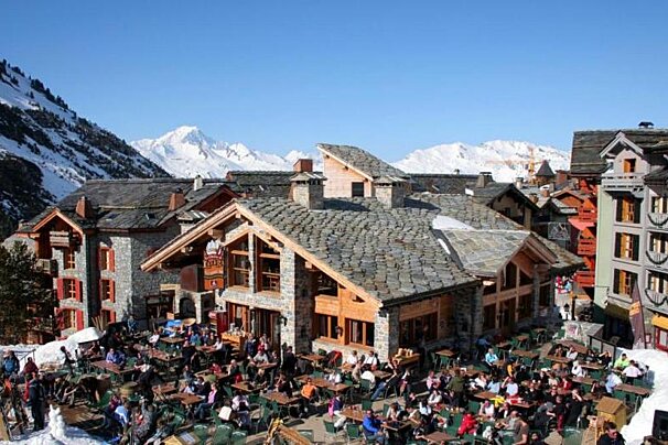 Chalet de Luigi Restaurant, Arc 1950 exterior