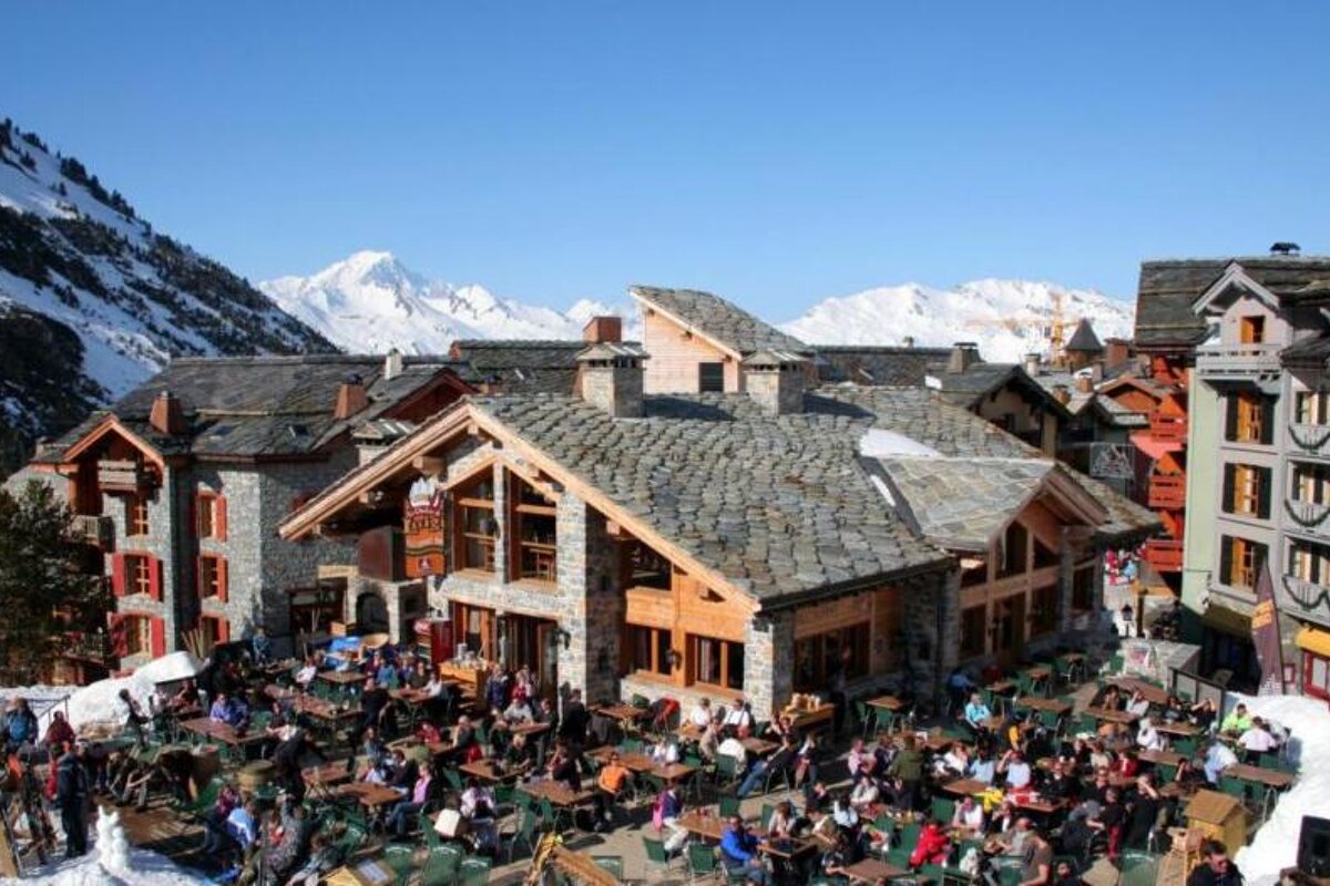 Chalet de Luigi Restaurant, Arc 1950 exterior