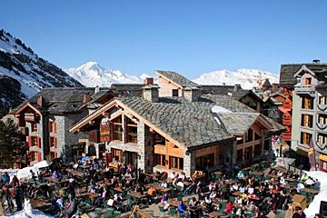 Chalet de Luigi Restaurant, Arc 1950 exterior