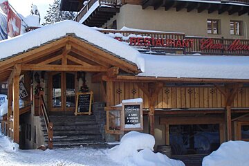 Chez Martin Restaurant, Verbier exterior