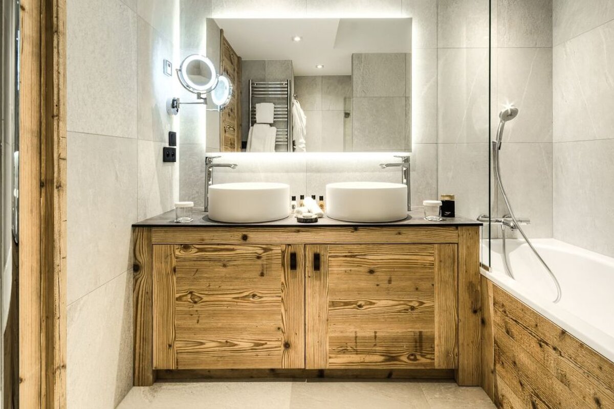 La Sivoliere Hotel, Courchevel  bathroom