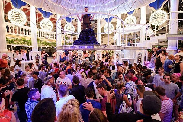 Es Paradis Nightclub, San Antonio interior