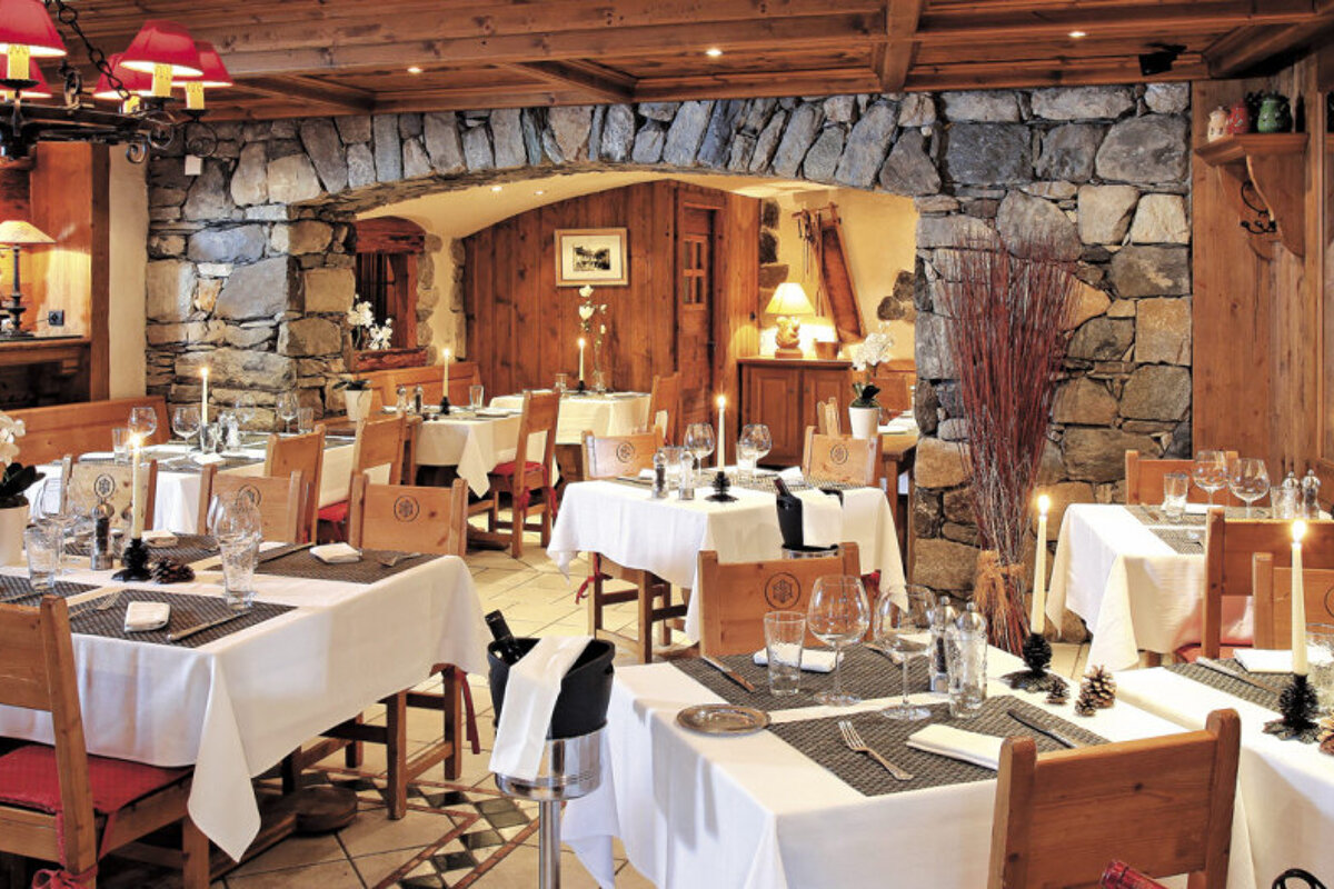 Les Peupliers Hotel, Courchevel Le Praz hotel restaurant