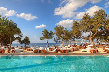 Nikki Beach Ibiza, Santa Eulalia pool