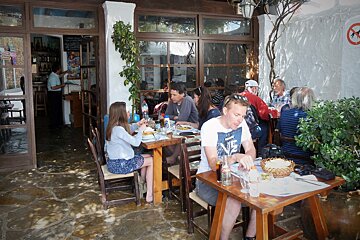 Anita's Bar Restaurant Review garden