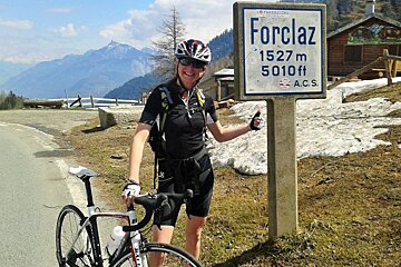 Road biking in Col de Forclaz