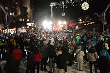 lots of people watching a concert in avoriaz
