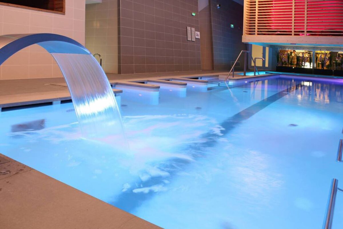 Chabichou Hotel & Spa, Courchevel 1850 indoor swimming pool