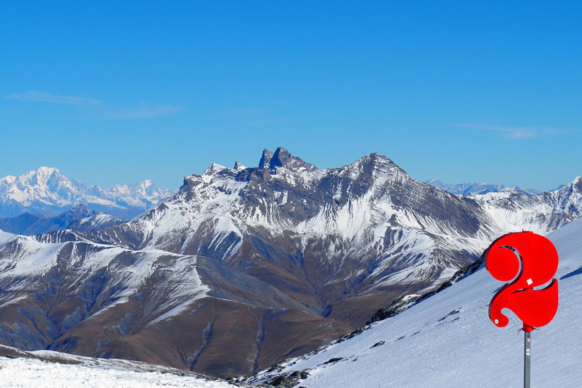 autumn mountains in 2 Alpes