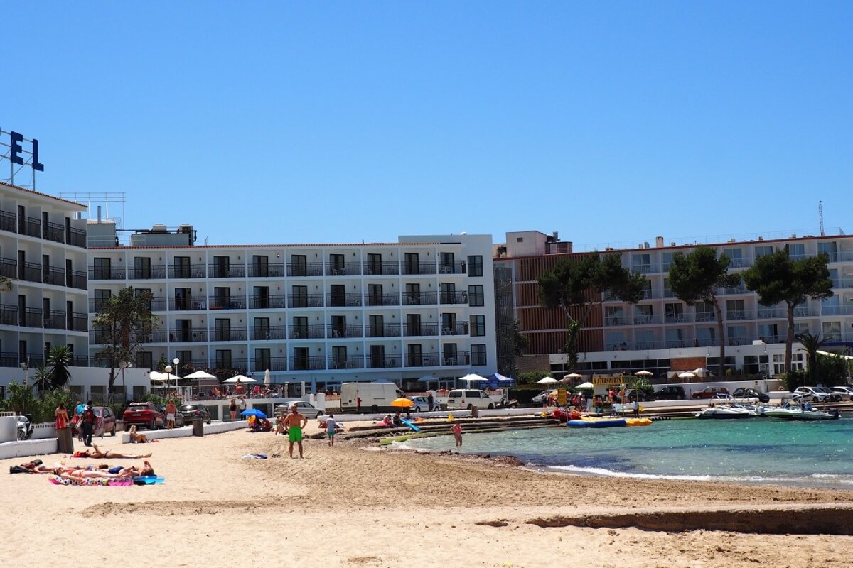a beach and hotel close to san antonio