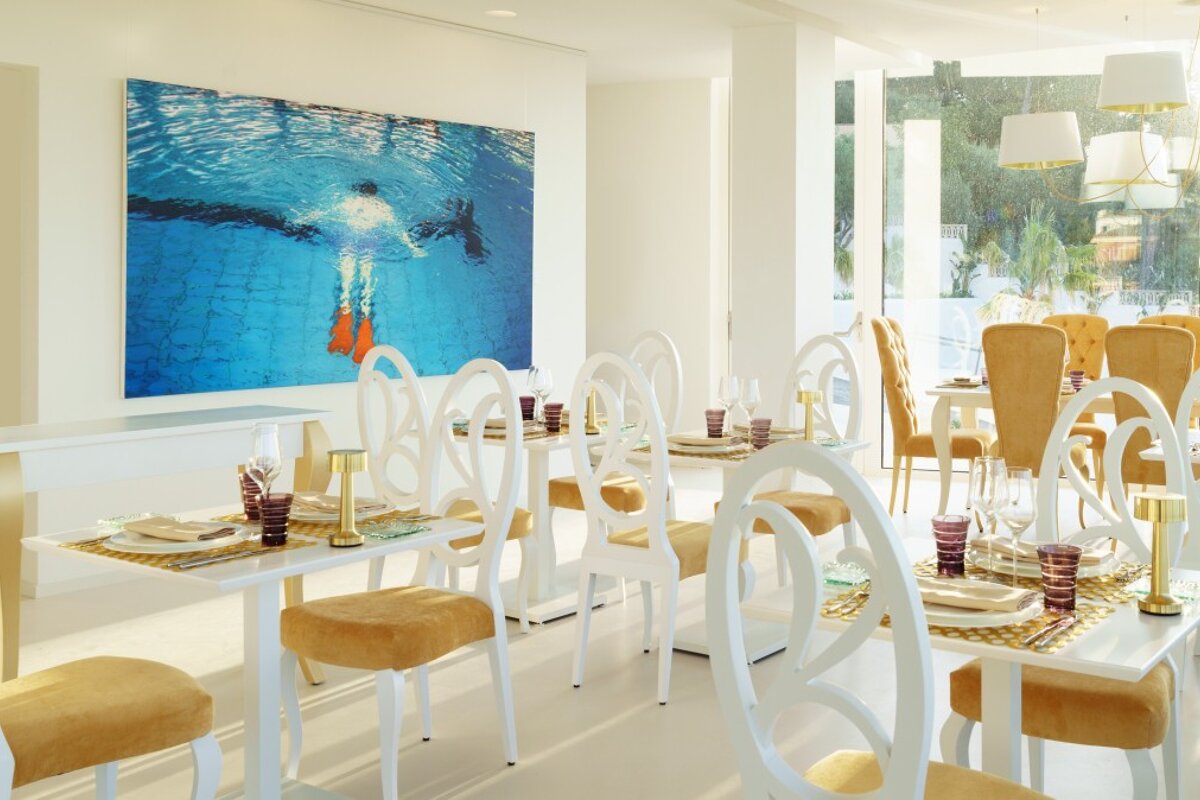 Glamorous dining at the Portals Hills Boutique Hotel