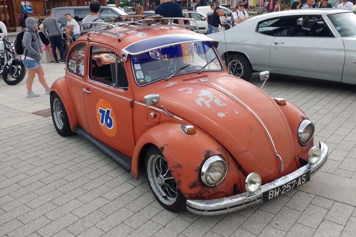 classic cars in 2 alpes Vintage Car Show