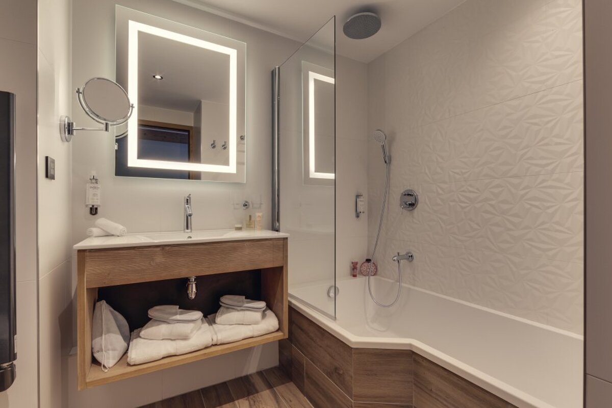 Avancher Hotel, Val d'Isere bathroom