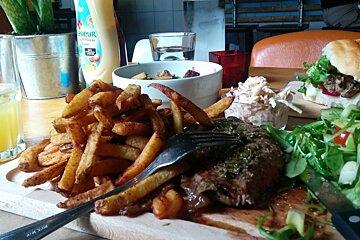 Monkey - Lunch Restaurant Review, Chamonix Main Town