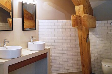 Secret de Neige Chalet, Alpe d'Huez shower room